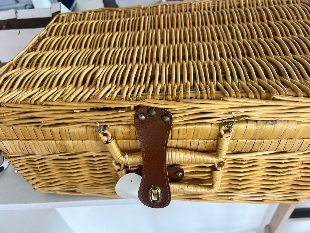 The Big Minty. Basket and accessories for 4. - One of a kind Handmade / Upcycled.