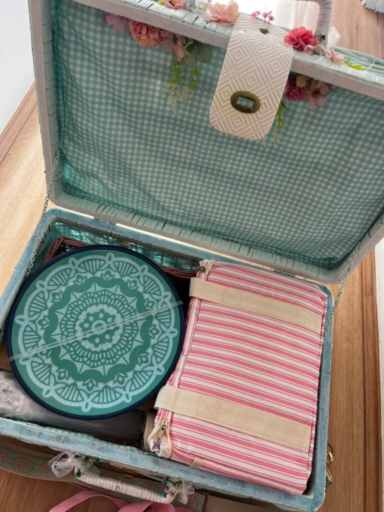 The Big Minty. Basket and accessories for 4. - One of a kind Handmade / Upcycled.