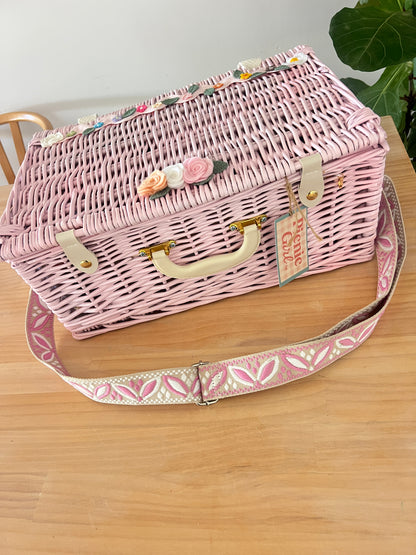 SOLD Pink picnic dreams 🩷