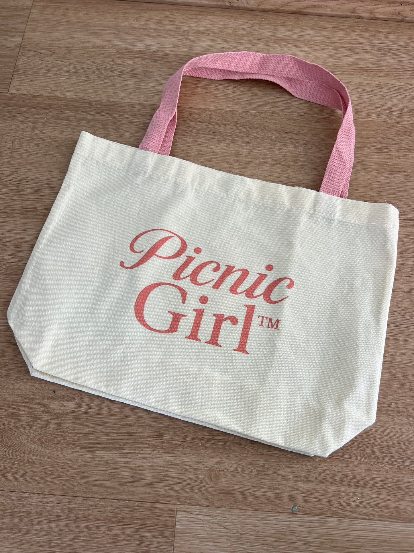 One of a kind Picnic basket set - Strawberry Sunday.