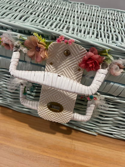 The Big Minty. Basket and accessories for 4. - One of a kind Handmade / Upcycled.