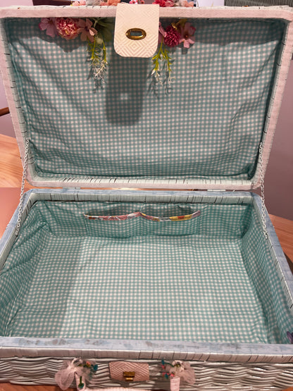 The Big Minty. Basket and accessories for 4. - One of a kind Handmade / Upcycled.