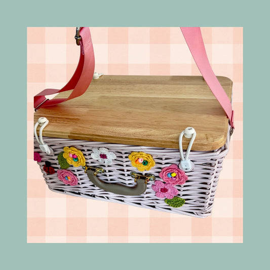 Spring Daisy.                             One Of A Kind Handmade / Upcycled Picnic Basket set